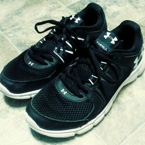 SOLD Under Armour thrill 2 black athletic shoes
